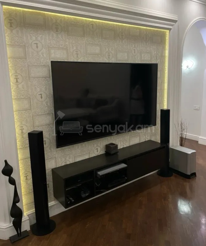 3 Սենյականոց Բնակարան Քարե Շենքում, 135քմ, 2/4 հարկ, Դիզայներական Վերանորոգված, Կահավորված, Արևկող