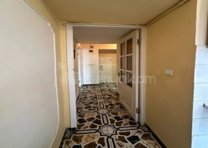 1 Սենյականոց Բնակարան Քարե Շենքում, 32քմ, 3/4 հարկ, Կոսմետիկ Վերանորոգված, Կահավորված, Արևկող