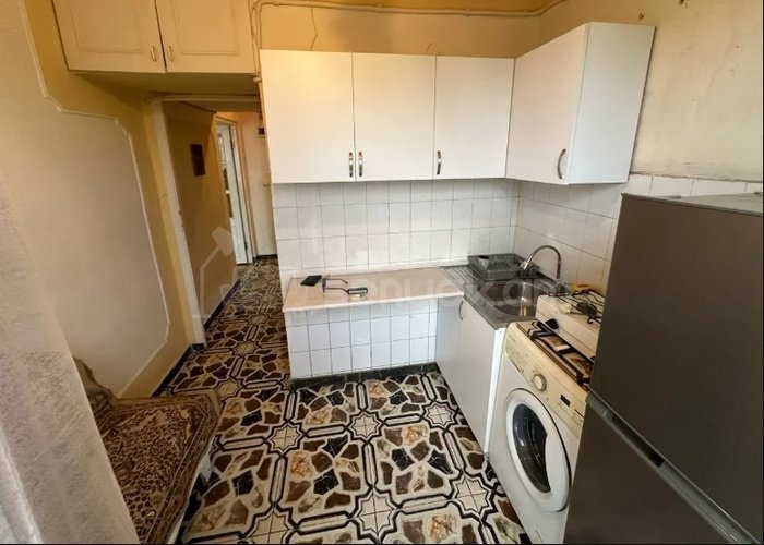 1 Սենյականոց Բնակարան Քարե Շենքում, 32քմ, 3/4 հարկ, Կոսմետիկ Վերանորոգված, Կահավորված, Արևկող