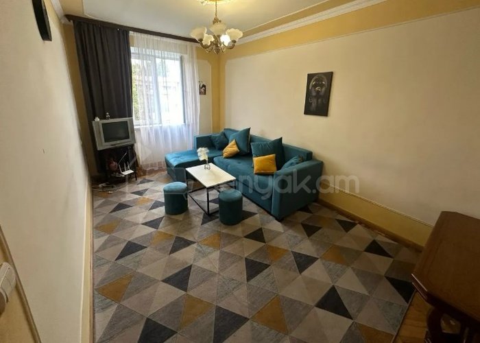 1 Սենյականոց Բնակարան Քարե Շենքում, 32քմ, 3/4 հարկ, Կոսմետիկ Վերանորոգված, Կահավորված, Արևկող