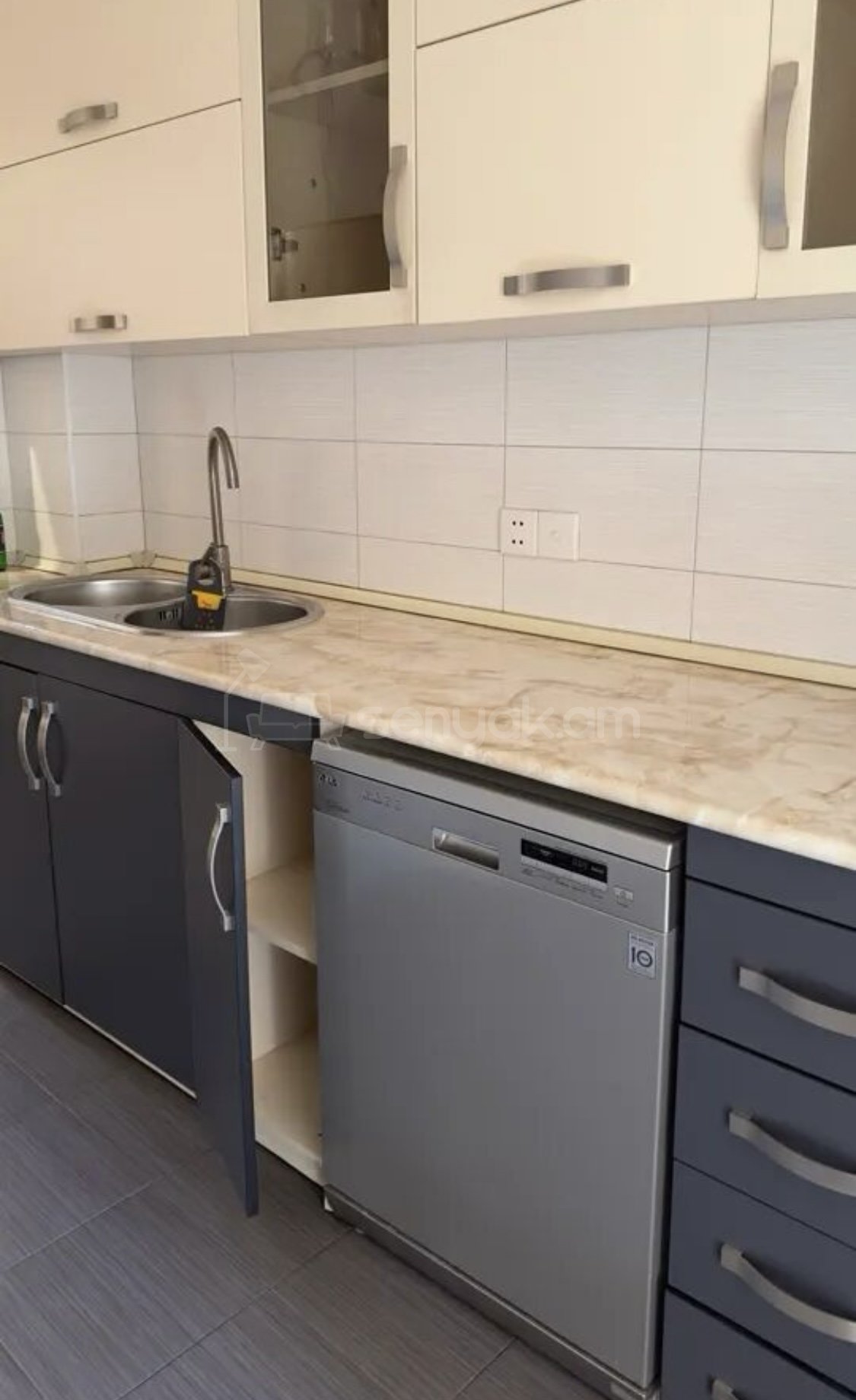 2 Սենյականոց Բնակարան, 62քմ, 2/9 հարկ, Նորմալ Վիճակում, Կահավորված