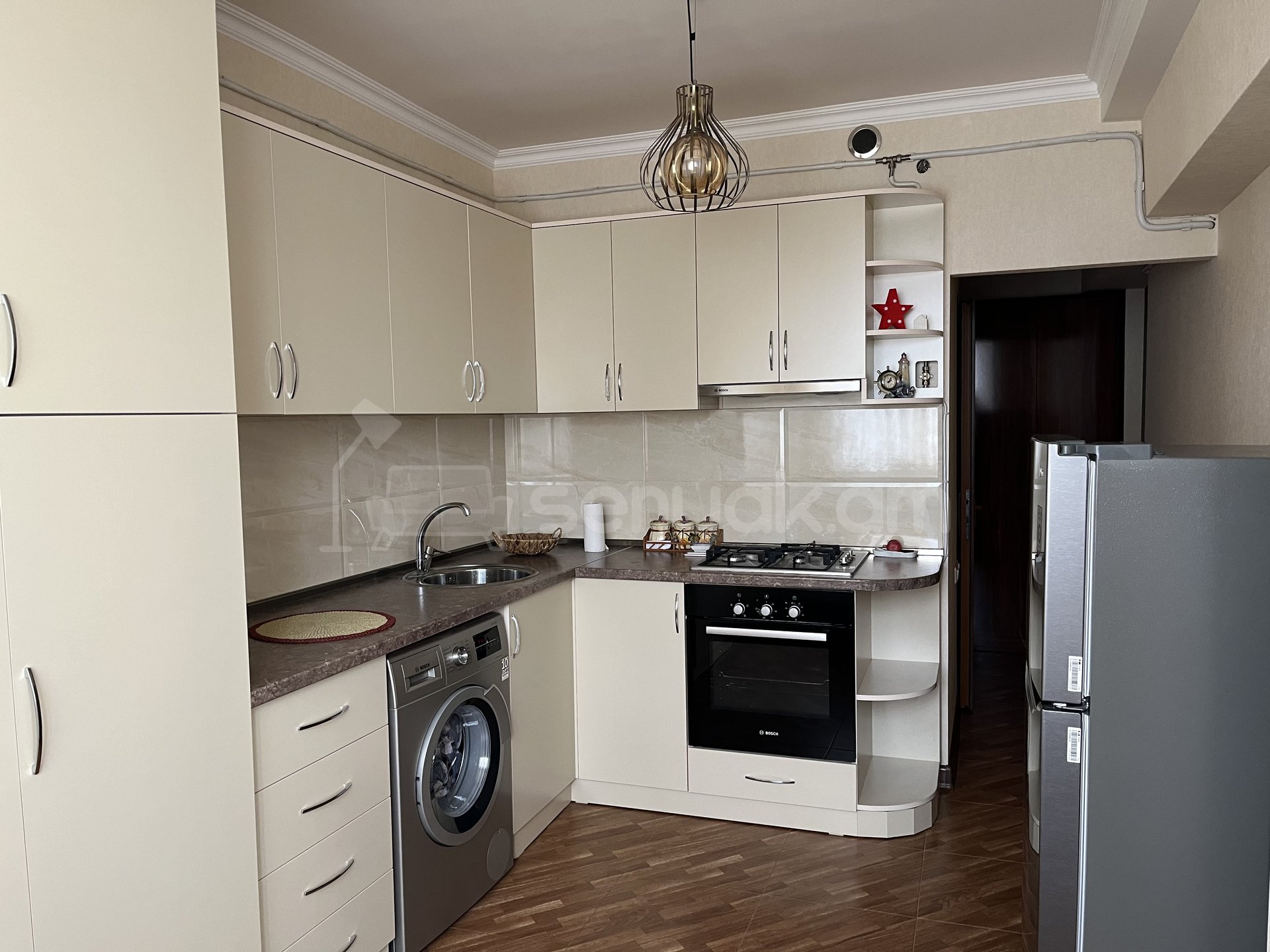 1 Սենյականոց Բնակարան, 50քմ, 6/10 հարկ, Կապիտալ Վերանորոգված, Կահավորված, Արևկող