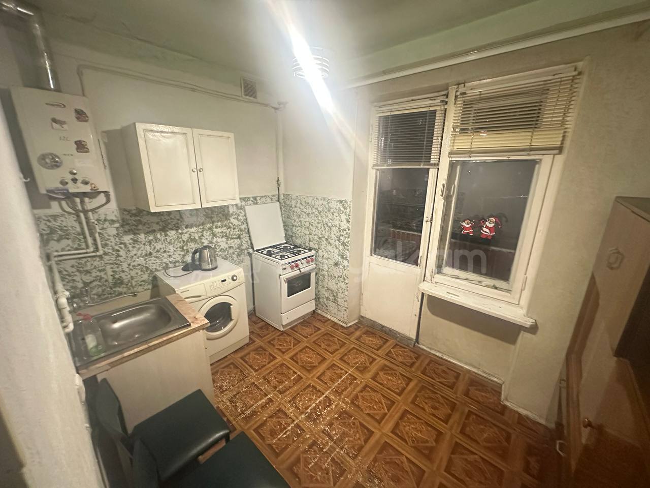 2 Սենյականոց Բնակարան Քարե Շենքում, 45քմ, 3/5 հարկ, Նորմալ Վիճակում, Կահավորված, Արևկող