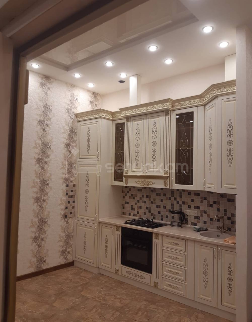 2 Սենյականոց Բնակարան Քարե Շենքում, 42քմ, 4/4 հարկ, Կապիտալ Վերանորոգված, Կահավորված, Արևկող