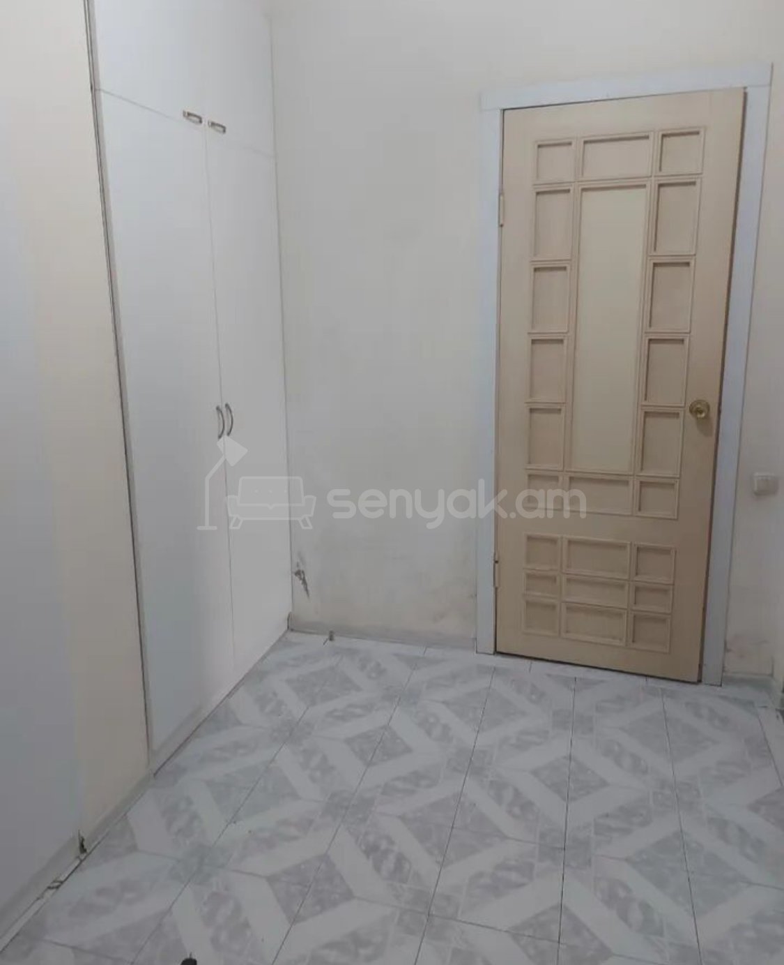 2 Սենյականոց Բնակարան Քարե Շենքում, 55քմ, 2/4 հարկ, Նորմալ Վիճակում, Կահավորված