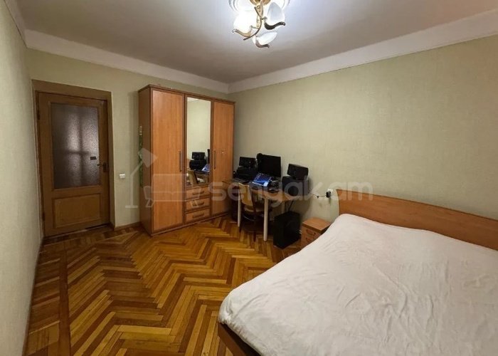 4 Սենյականոց Բնակարան Քարե Շենքում, 100քմ, 5/5 հարկ, Կոսմետիկ Վերանորոգված, Կահավորված, Արևկող