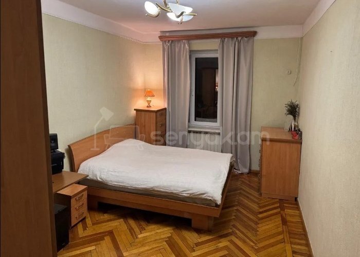 4 Սենյականոց Բնակարան Քարե Շենքում, 100քմ, 5/5 հարկ, Կոսմետիկ Վերանորոգված, Կահավորված, Արևկող