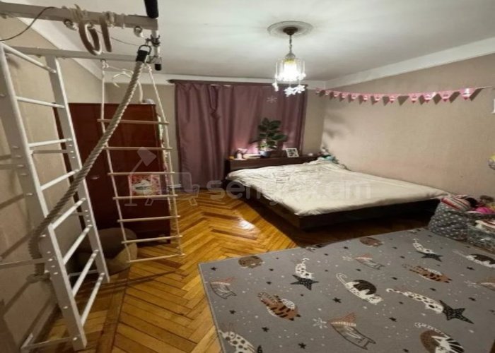 4 Սենյականոց Բնակարան Քարե Շենքում, 100քմ, 5/5 հարկ, Կոսմետիկ Վերանորոգված, Կահավորված, Արևկող