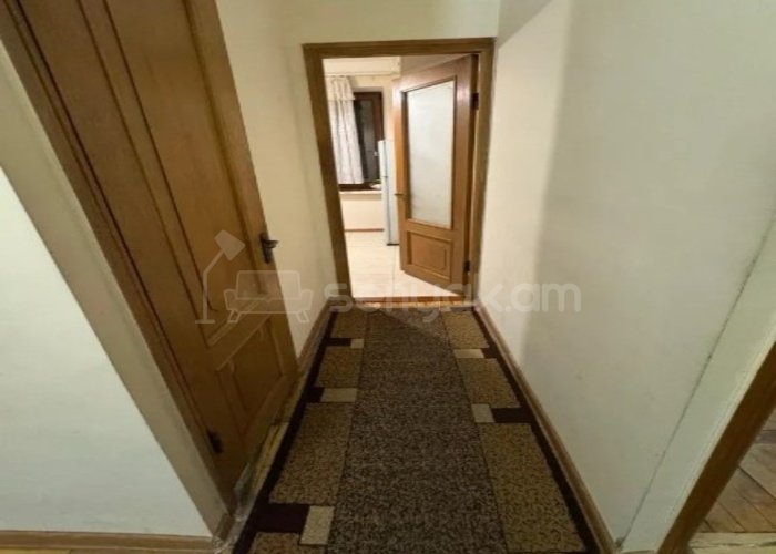 4 Սենյականոց Բնակարան Քարե Շենքում, 100քմ, 5/5 հարկ, Կոսմետիկ Վերանորոգված, Կահավորված, Արևկող