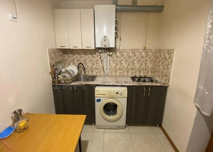 4 Սենյականոց Բնակարան Քարե Շենքում, 100քմ, 5/5 հարկ, Կոսմետիկ Վերանորոգված, Կահավորված, Արևկող