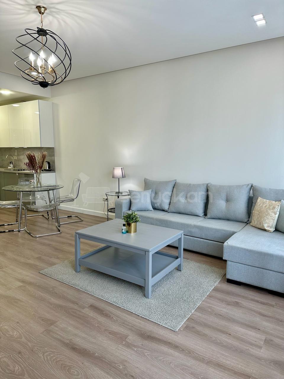 2 Սենյականոց Բնակարան Նորակառույցում, 75քմ, 3/5 հարկ, Դիզայներական Վերանորոգված, Կահավորված, Արևկող