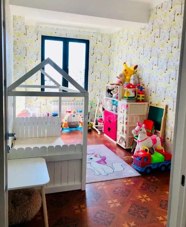 4 Սենյականոց Բնակարան Նորակառույցում, 96քմ, 7/14 հարկ, Կապիտալ Վերանորոգված