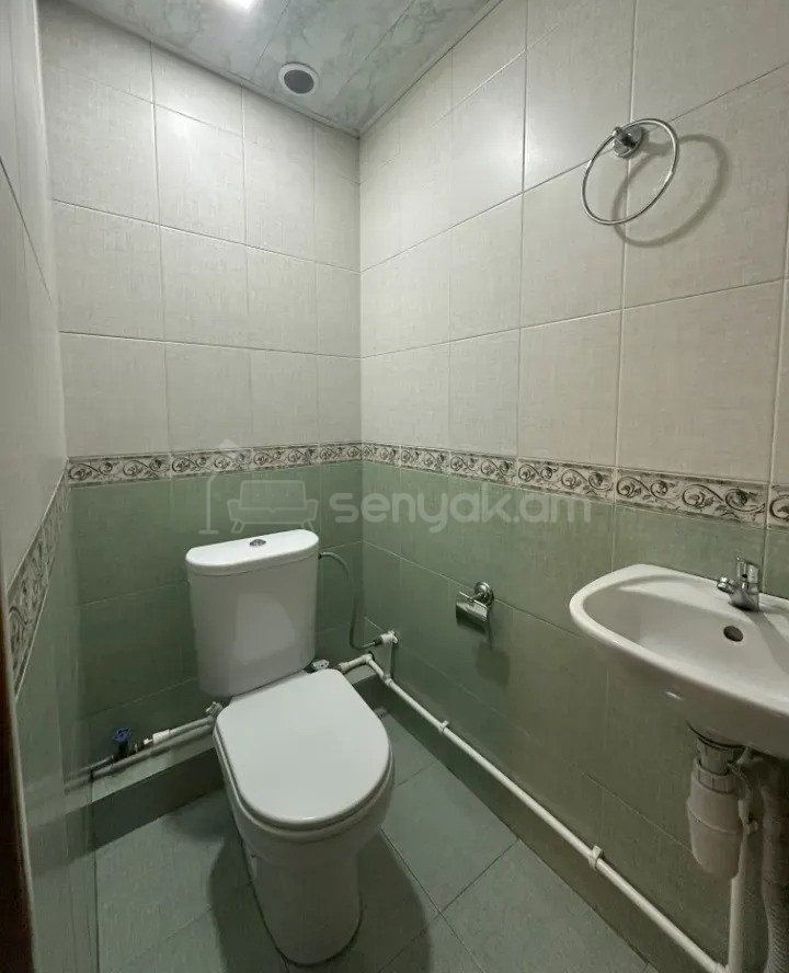 3 Սենյականոց Բնակարան Քարե Շենքում, 76քմ, 2/5 հարկ, Կապիտալ Վերանորոգված