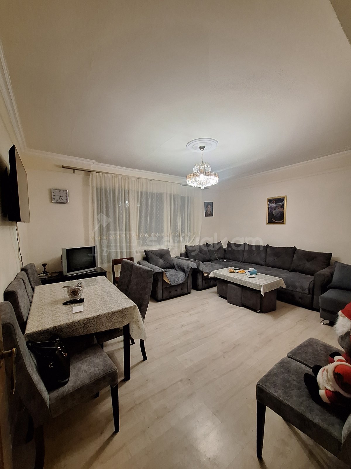 4 Սենյականոց Բնակարան, 90քմ, 7/9 հարկ, Նորմալ Վիճակում