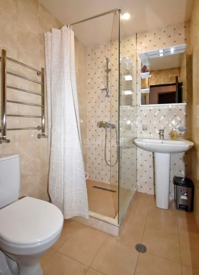 1 Սենյականոց Բնակարան Քարե Շենքում, 40քմ, 4/5 հարկ, Նորմալ Վիճակում