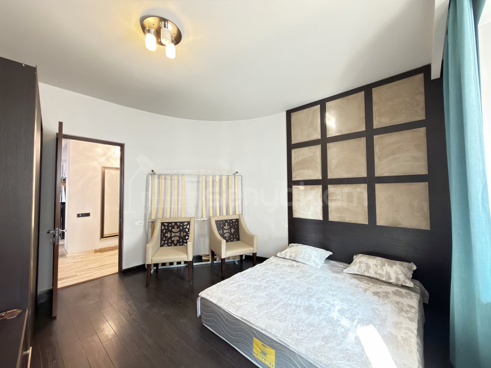 4 Սենյականոց Բնակարան Նորակառույցում, 200քմ, 7/9 հարկ, Դիզայներական Վերանորոգված