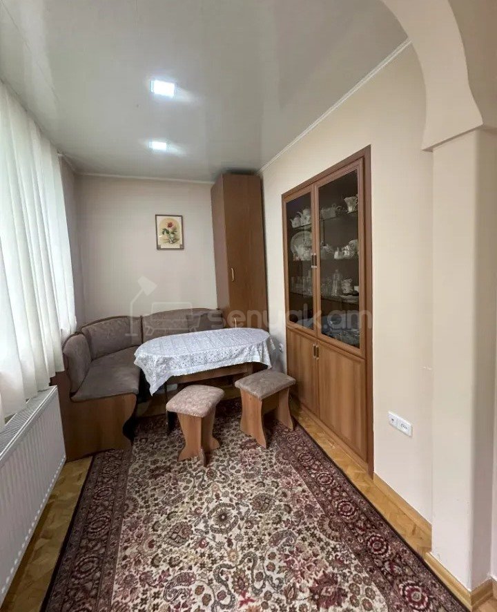 3 Սենյականոց Բնակարան Քարե Շենքում, 76քմ, 2/5 հարկ, Կապիտալ Վերանորոգված