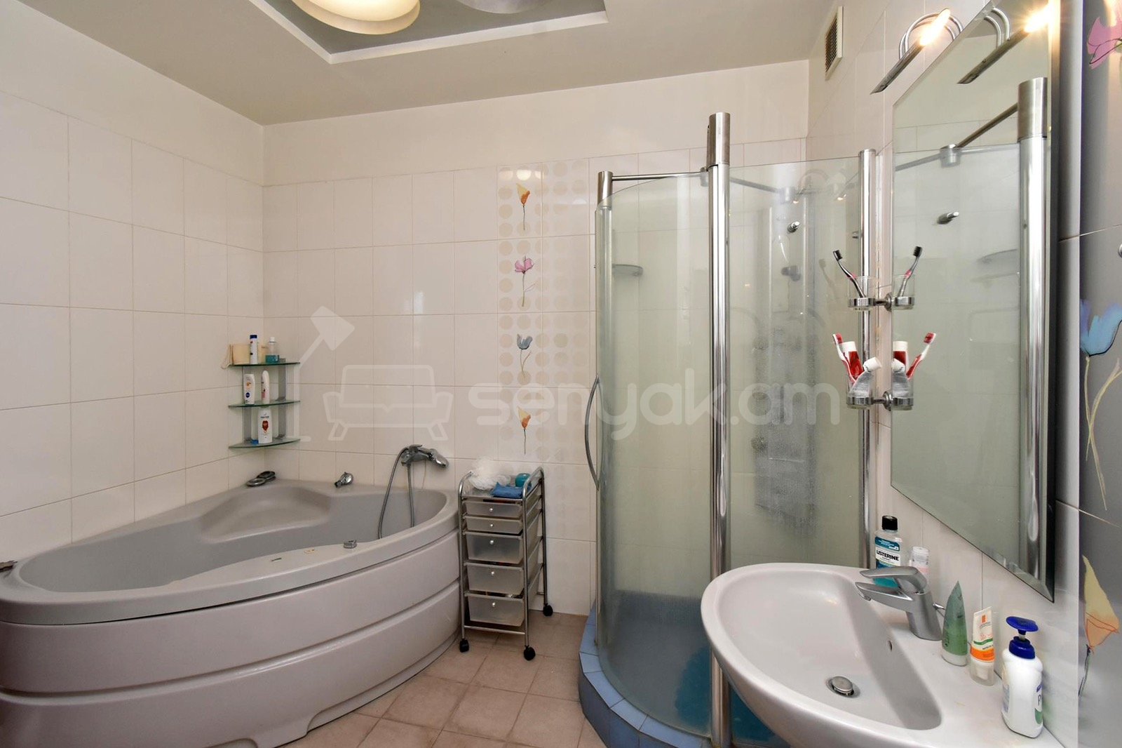 3 Սենյականոց Բնակարան Քարե Շենքում, 90քմ, 4/4 հարկ, Կապիտալ Վերանորոգված, Կահավորված, Արևկող