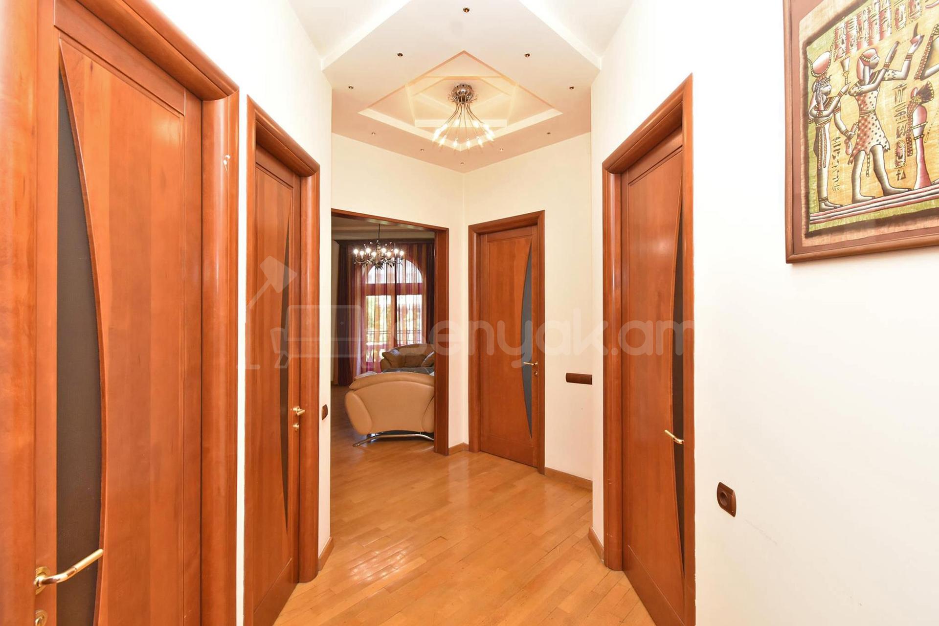 3 Սենյականոց Բնակարան Քարե Շենքում, 90քմ, 4/4 հարկ, Կապիտալ Վերանորոգված, Կահավորված, Արևկող