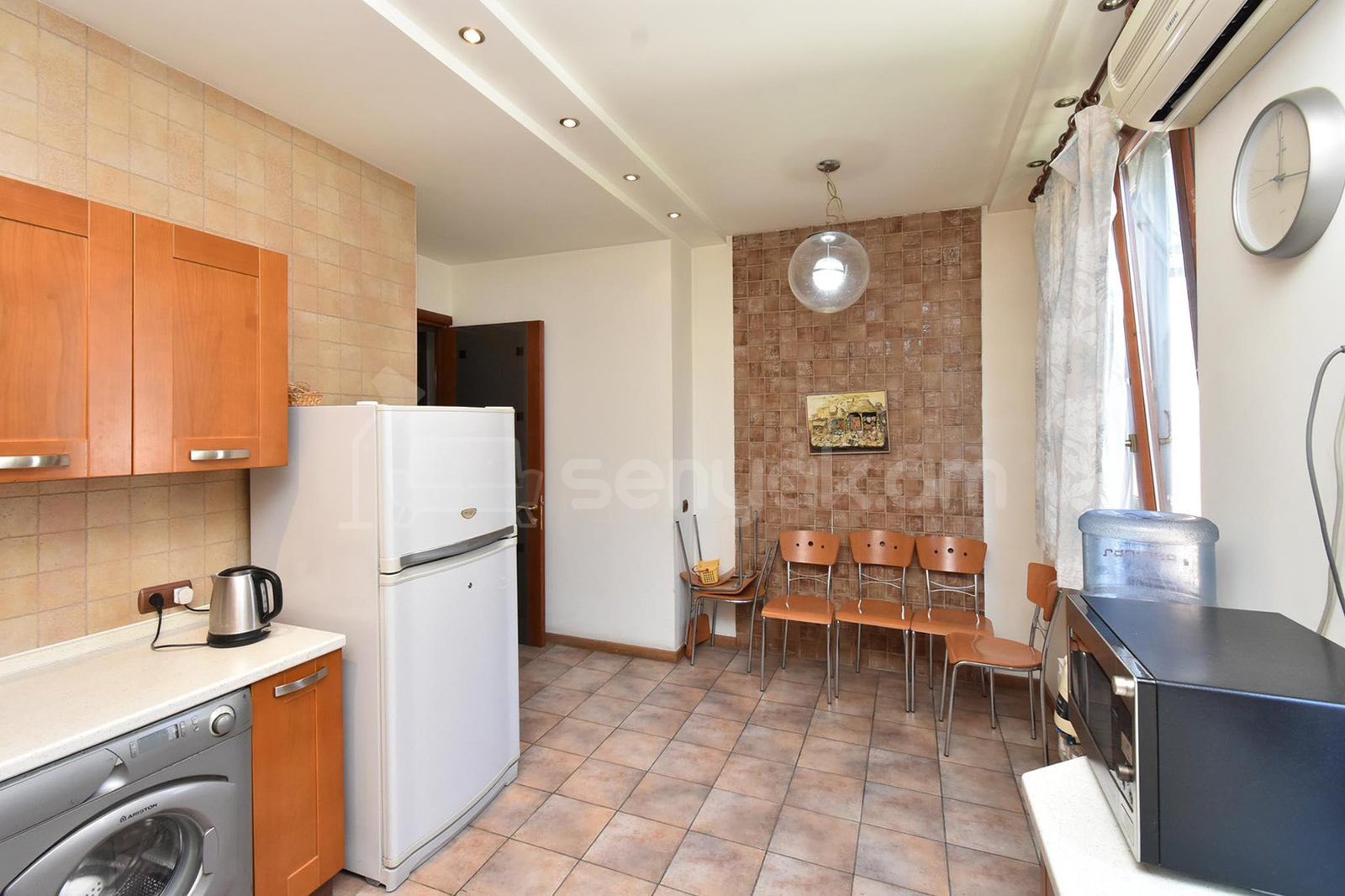 3 Սենյականոց Բնակարան Քարե Շենքում, 90քմ, 4/4 հարկ, Կապիտալ Վերանորոգված, Կահավորված, Արևկող