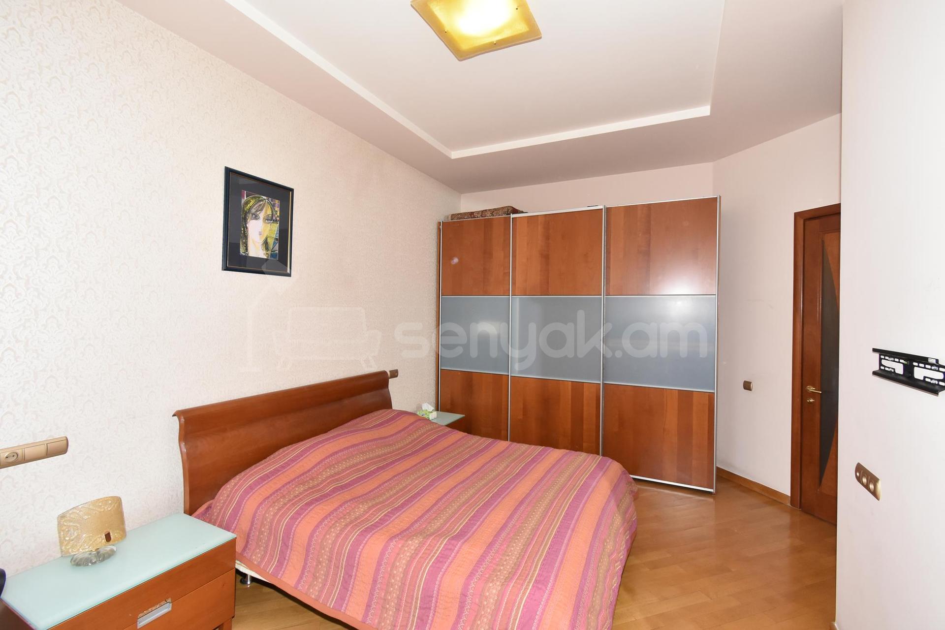 3 Սենյականոց Բնակարան Քարե Շենքում, 90քմ, 4/4 հարկ, Կապիտալ Վերանորոգված, Կահավորված, Արևկող