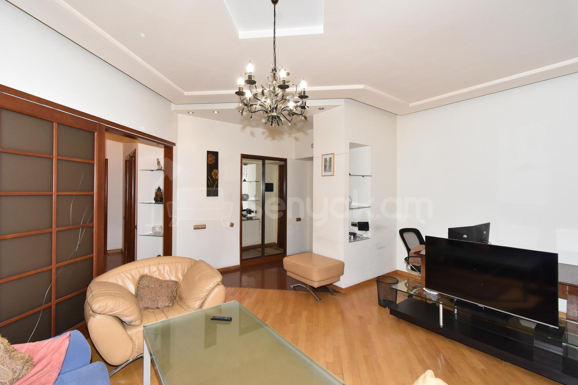 3 Սենյականոց Բնակարան Քարե Շենքում, 90քմ, 4/4 հարկ, Կապիտալ Վերանորոգված, Կահավորված, Արևկող