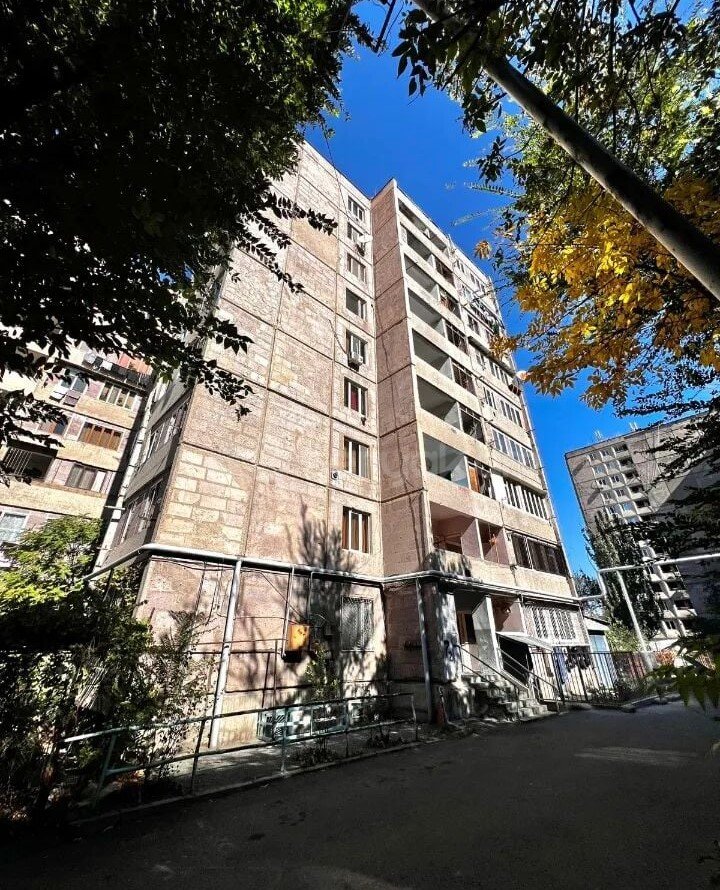 2 Սենյականոց Բնակարան, 53քմ, 3/9 հարկ, Նորմալ Վիճակում