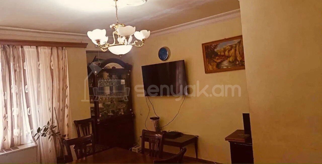 2 Սենյականոց Բնակարան, 70քմ, 3/10 հարկ, Պետական Վիճակում