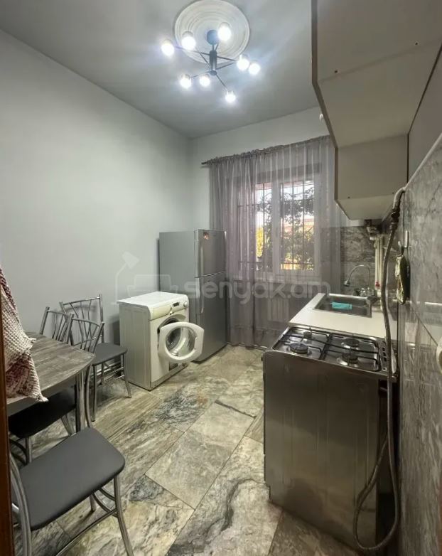 4 Սենյականոց Սեփական Տուն, 150քմ, Նորմալ Վիճակում, Կահավորված