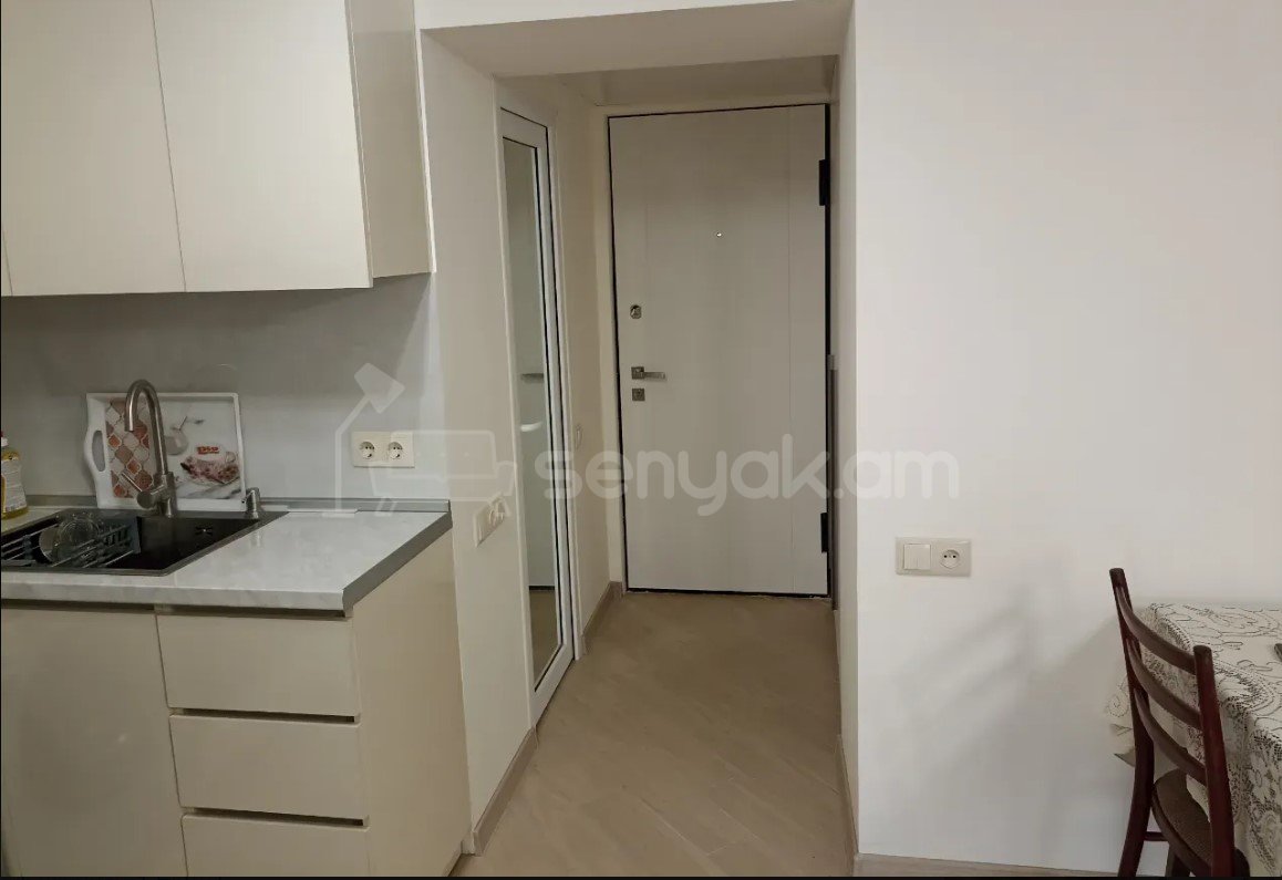 2 Սենյականոց Բնակարան Քարե Շենքում, 50քմ, 5/5 հարկ, Կապիտալ Վերանորոգված, Կահավորված