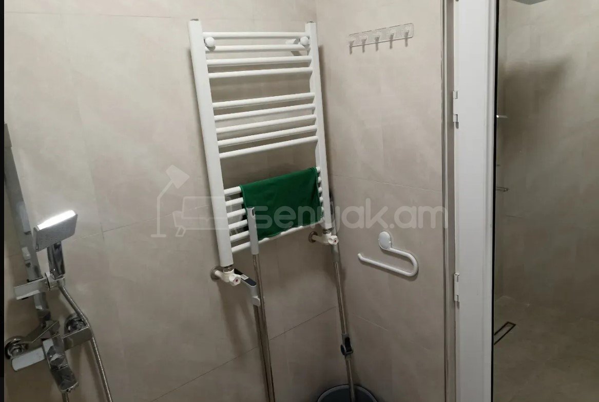 2 Սենյականոց Բնակարան Քարե Շենքում, 50քմ, 5/5 հարկ, Կապիտալ Վերանորոգված, Կահավորված