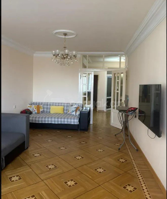 3 Սենյականոց Բնակարան Քարե Շենքում, 80քմ, 2/5 հարկ, Կապիտալ Վերանորոգված, Կահավորված