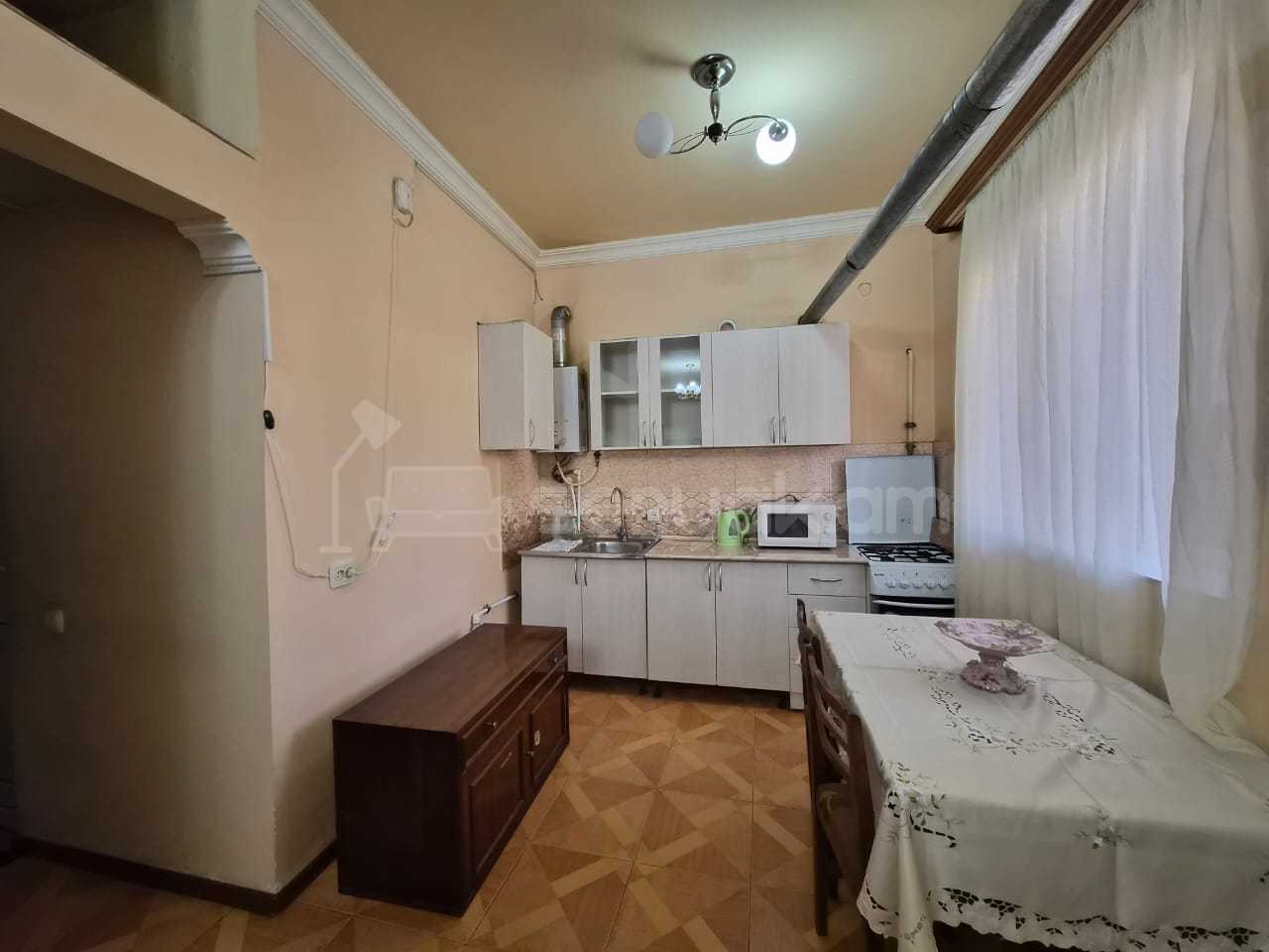 2 Սենյականոց Սեփական Տուն, 70քմ, Նորմալ Վիճակում, Մասամբ Կահավորված