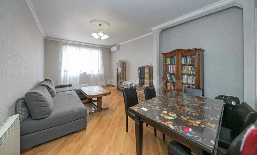 2 Սենյականոց Բնակարան Քարե Շենքում, 71քմ, 5/5 հարկ, Կոսմետիկ Վերանորոգված