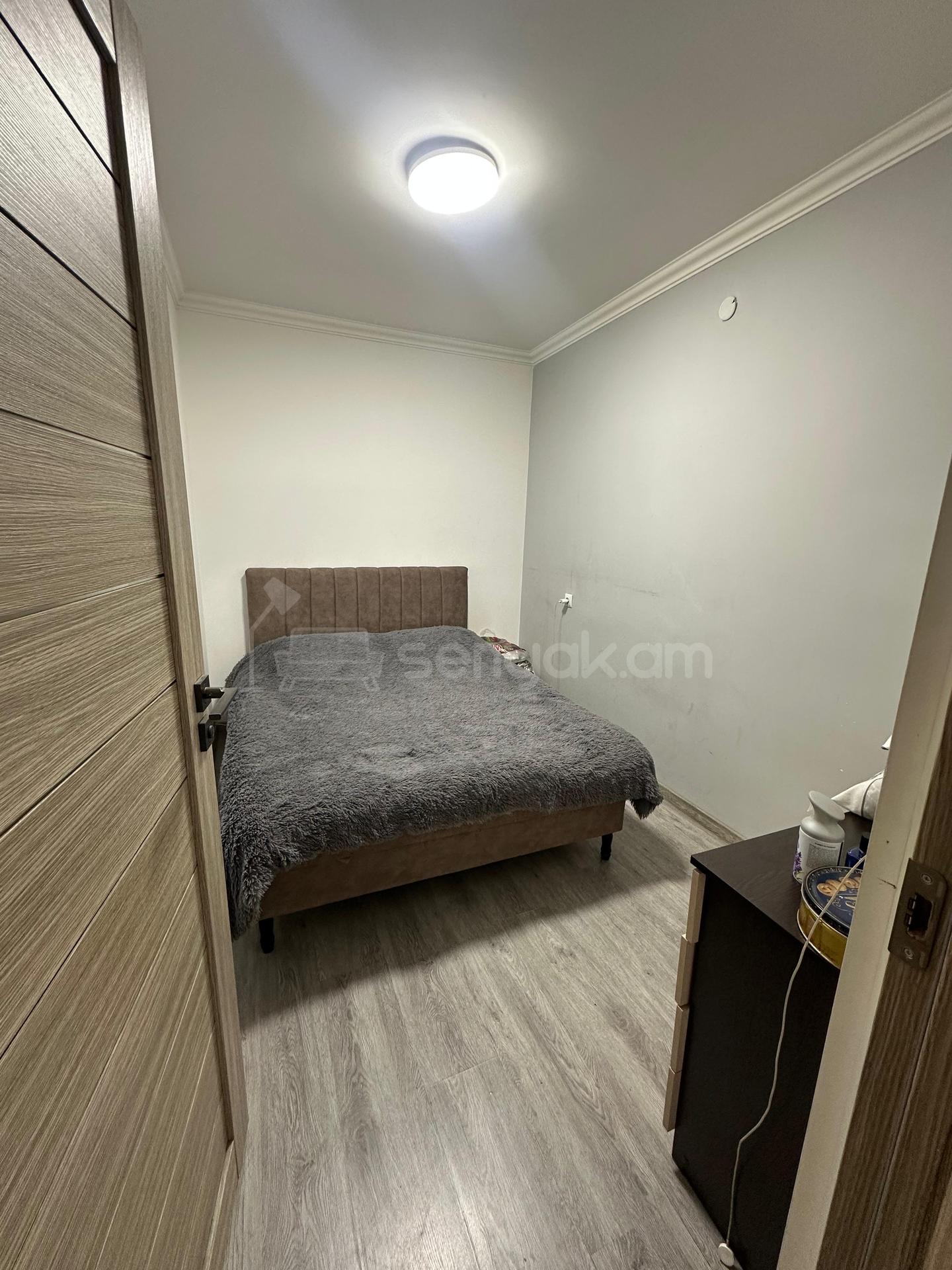 2 Սենյականոց Բնակարան Քարե Շենքում, 38քմ, 4/5 հարկ, Կապիտալ Վերանորոգված, Կահավորված, Արևկող