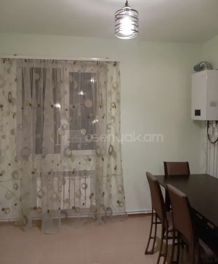 2 Սենյականոց Բնակարան Քարե Շենքում, 68քմ, 5/9 հարկ, Նորմալ Վիճակում, Կահավորված, Արևկող