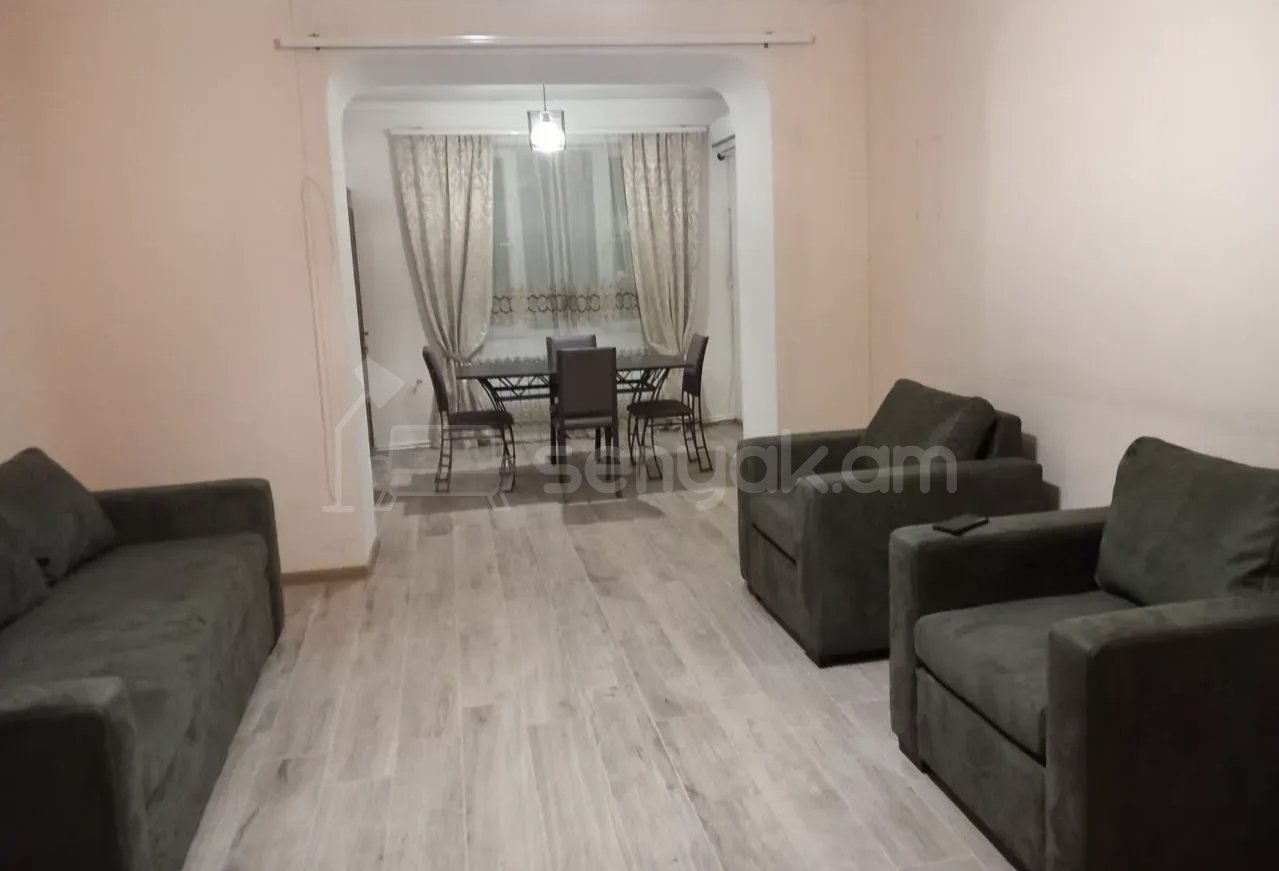 2 Սենյականոց Բնակարան Քարե Շենքում, 68քմ, 5/9 հարկ, Նորմալ Վիճակում, Կահավորված, Արևկող