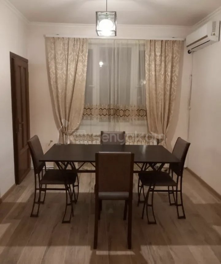 2 Սենյականոց Բնակարան Քարե Շենքում, 68քմ, 5/9 հարկ, Նորմալ Վիճակում, Կահավորված, Արևկող