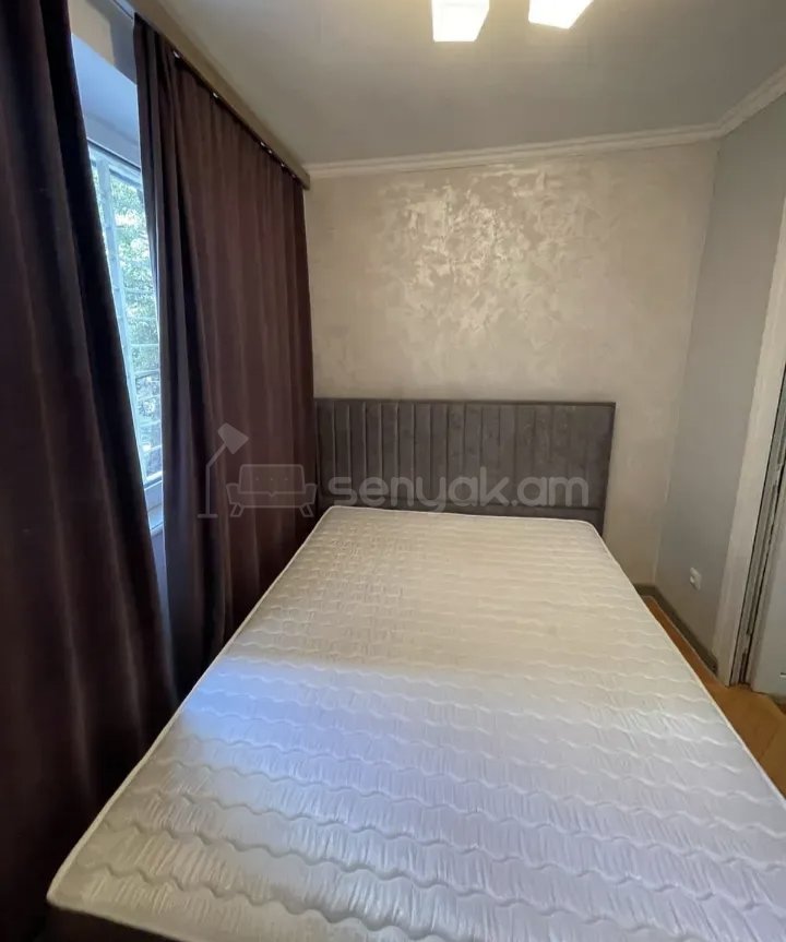 1 Սենյականոց Բնակարան Քարե Շենքում, 44քմ, 1/5 հարկ, Նորմալ Վիճակում, Կահավորված, Արևկող