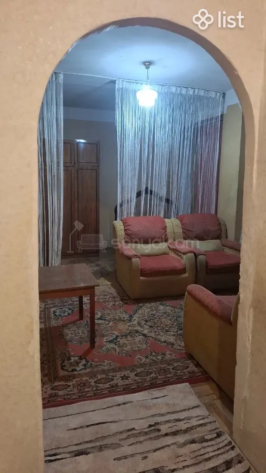 1 Սենյականոց Բնակարան, 42քմ, 4/9 հարկ, Նորմալ Վիճակում, Կահավորված, Արևկող