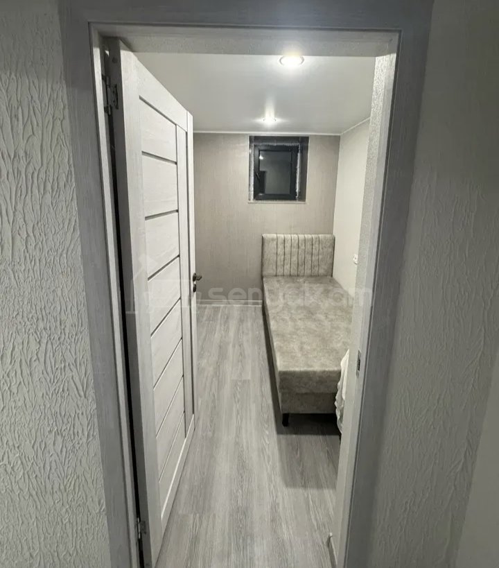 3 Սենյականոց Բնակարան Քարե Շենքում, 68քմ, 1/1 հարկ, Կապիտալ Վերանորոգված, Կահավորված