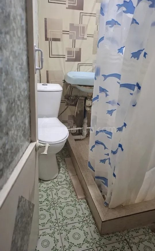 1 Սենյականոց Բնակարան Քարե Շենքում, 35քմ, 1/1 հարկ, Նորմալ Վիճակում, Կահավորված