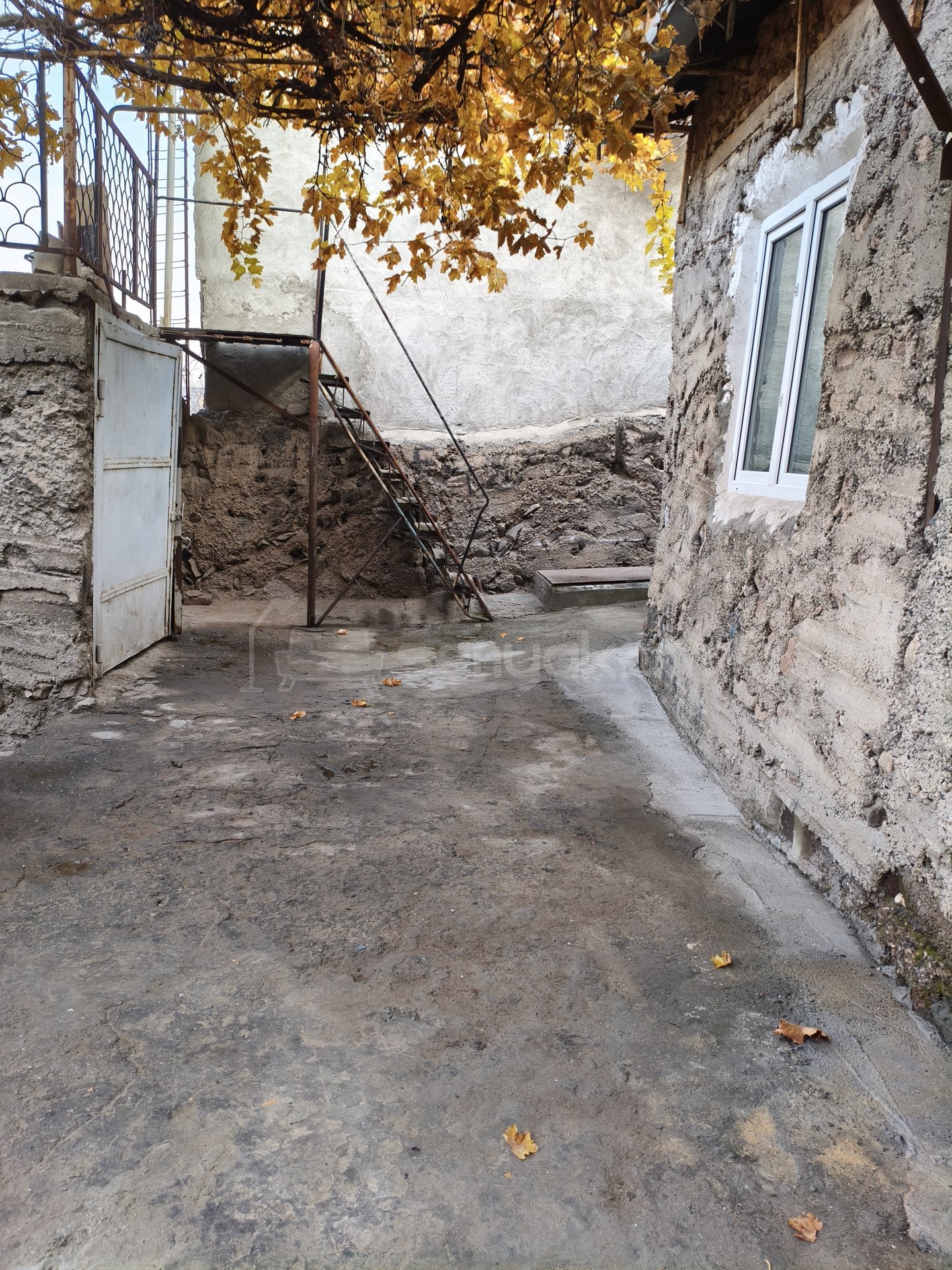 3 Սենյականոց Բնակարան Քարե Շենքում, 78քմ, 1/1 հարկ, Կապիտալ Վերանորոգված