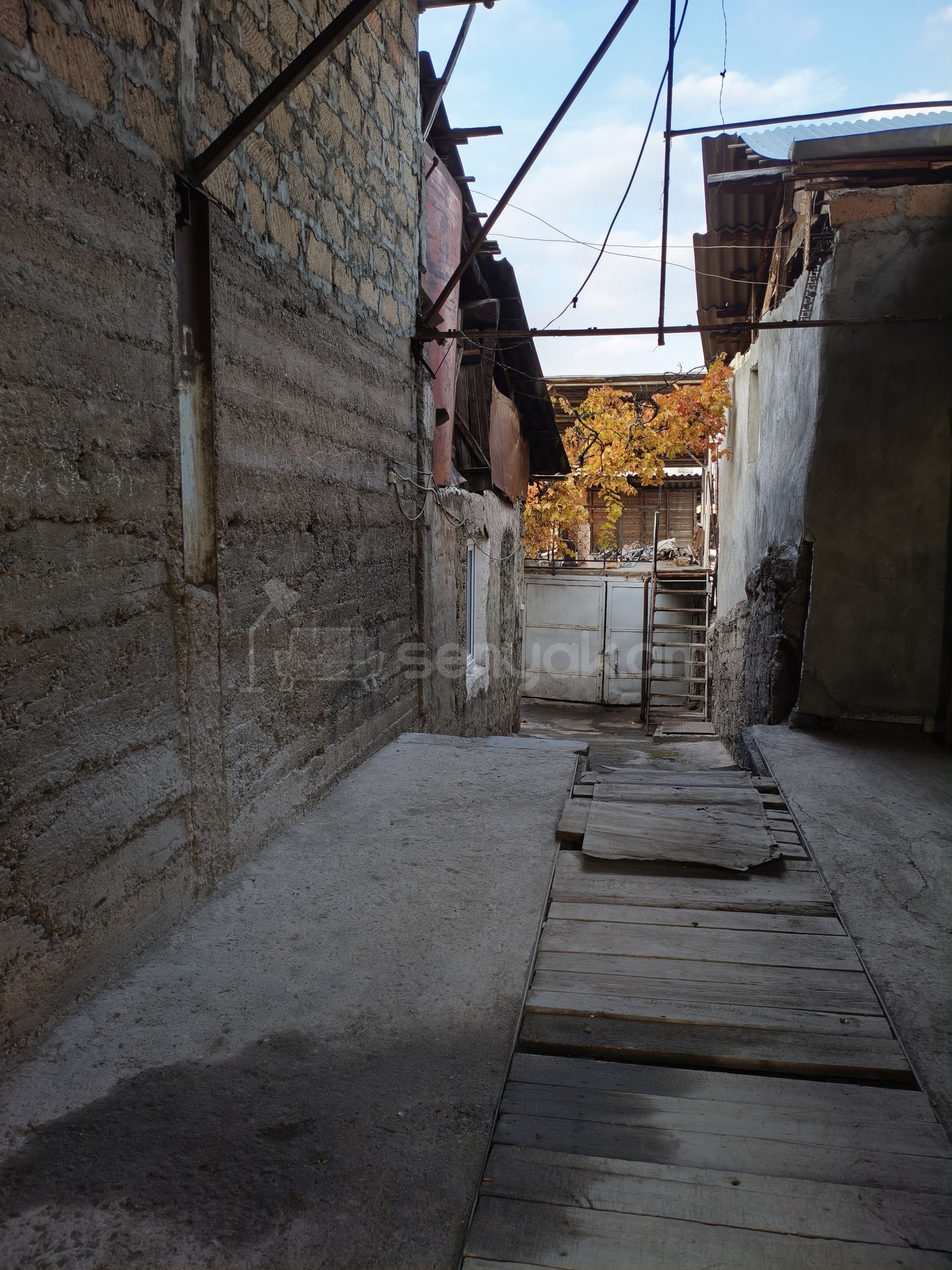 3 Սենյականոց Բնակարան Քարե Շենքում, 78քմ, 1/1 հարկ, Կապիտալ Վերանորոգված