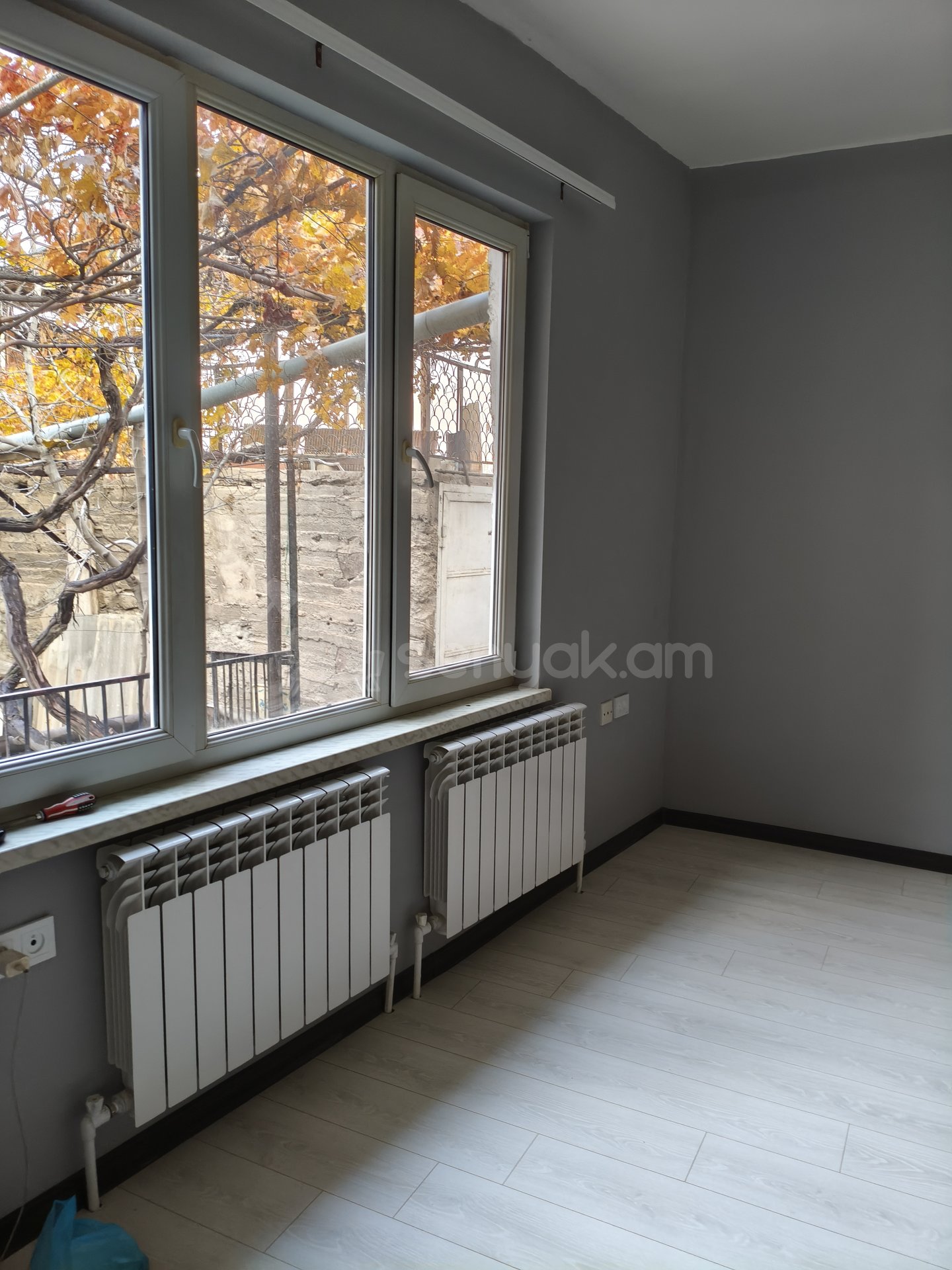 3 Սենյականոց Բնակարան Քարե Շենքում, 78քմ, 1/1 հարկ, Կապիտալ Վերանորոգված