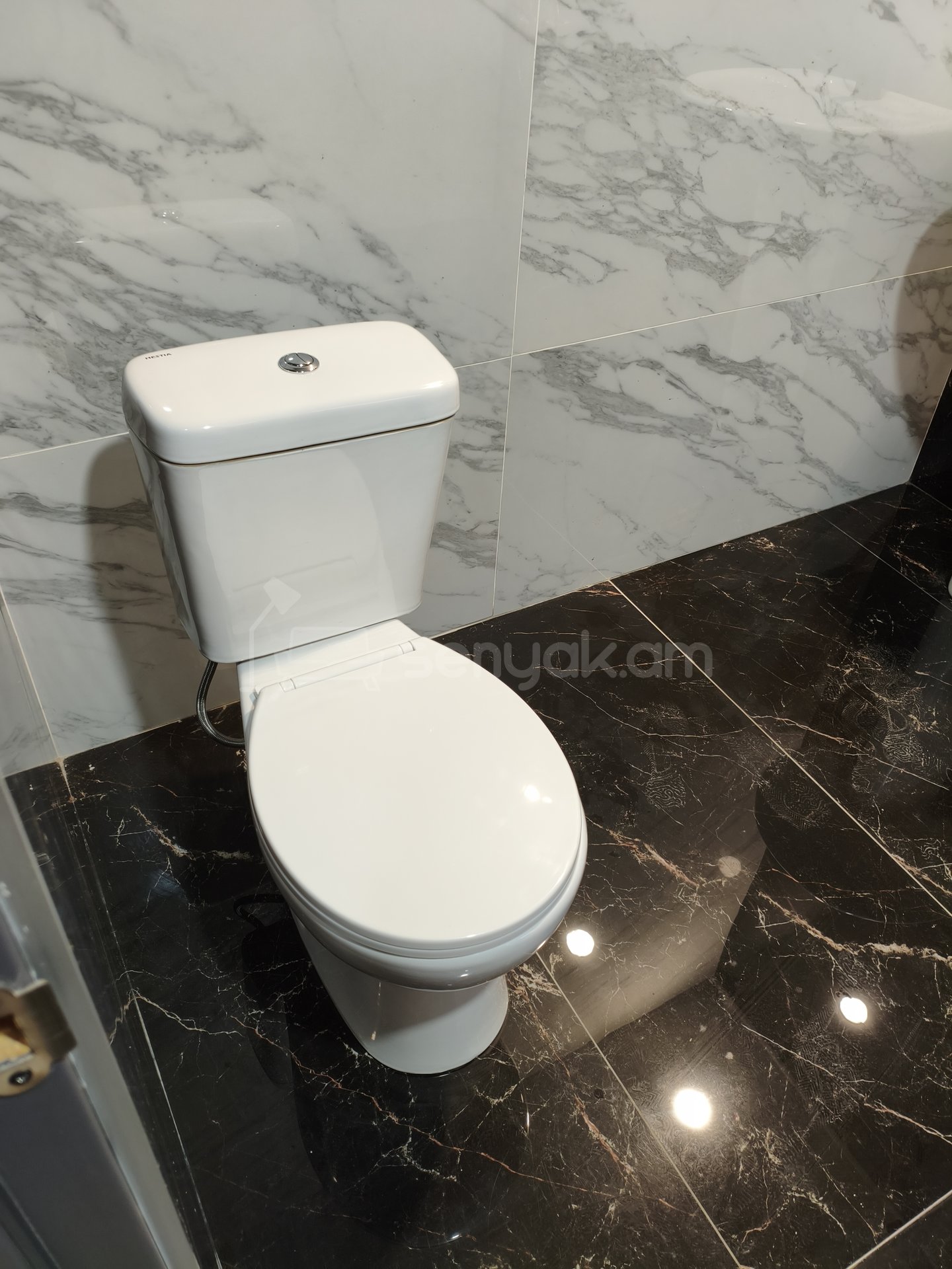 3 Սենյականոց Բնակարան Քարե Շենքում, 78քմ, 1/1 հարկ, Կապիտալ Վերանորոգված