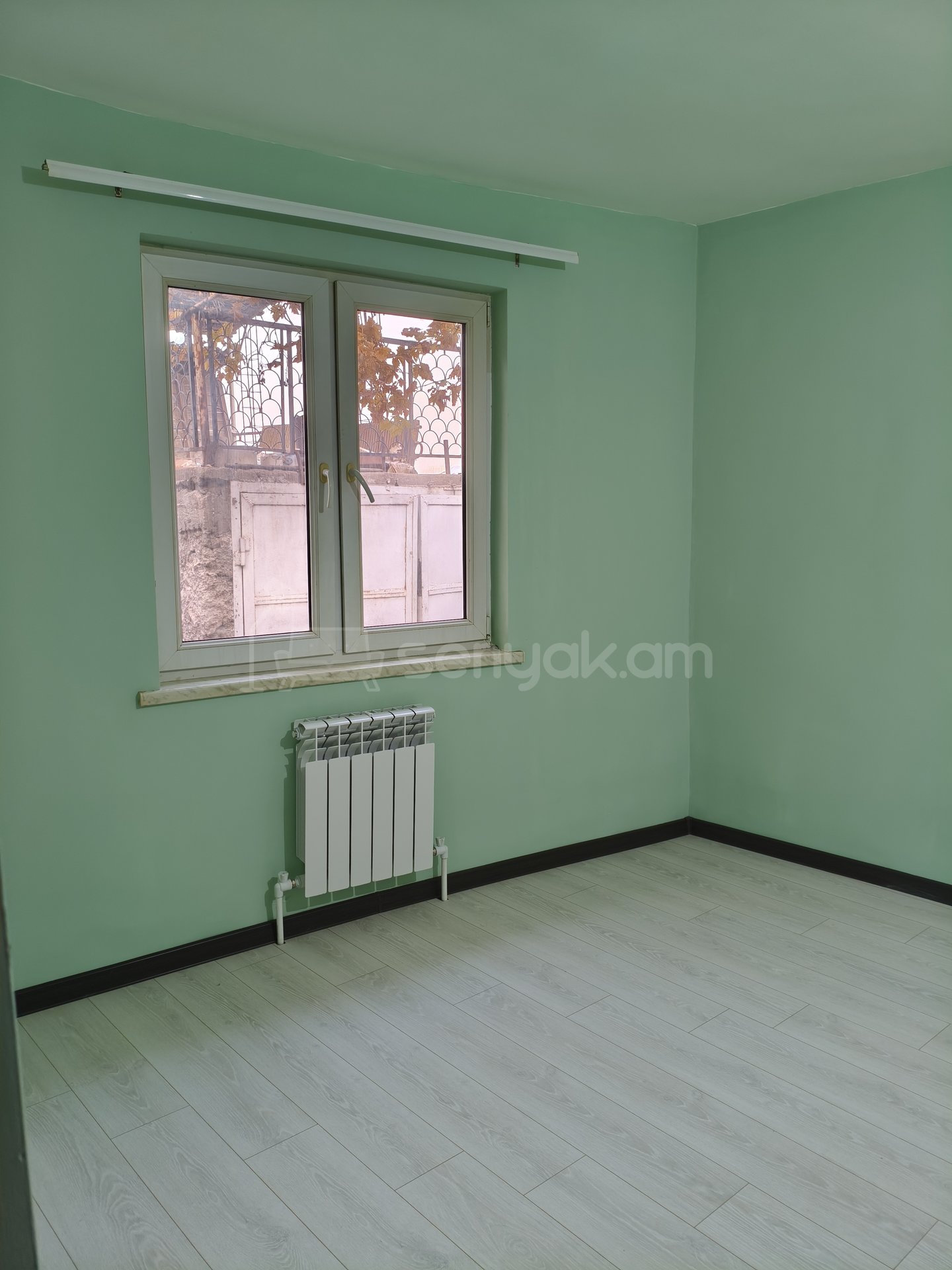 3 Սենյականոց Բնակարան Քարե Շենքում, 78քմ, 1/1 հարկ, Կապիտալ Վերանորոգված