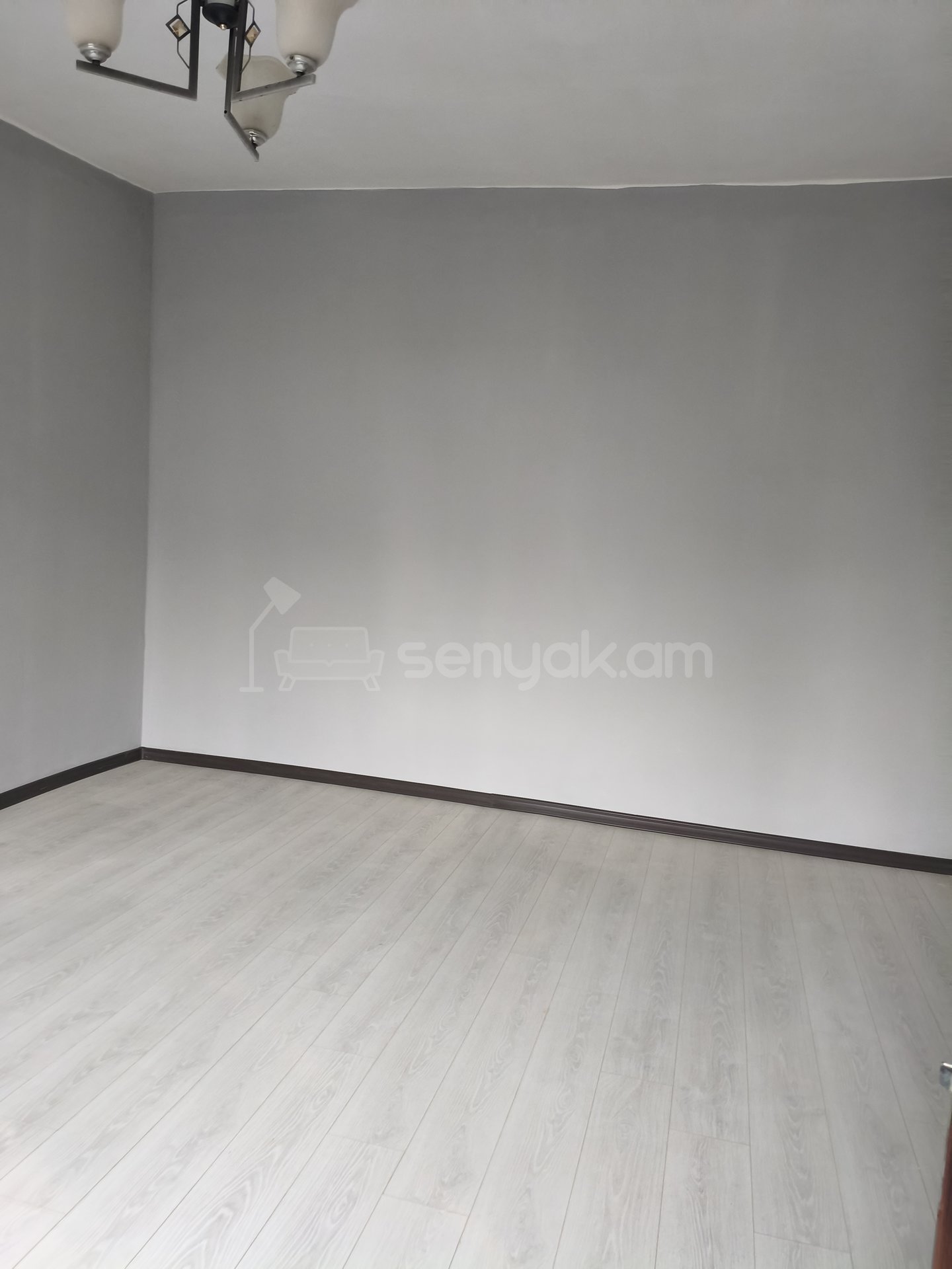 3 Սենյականոց Բնակարան Քարե Շենքում, 78քմ, 1/1 հարկ, Կապիտալ Վերանորոգված