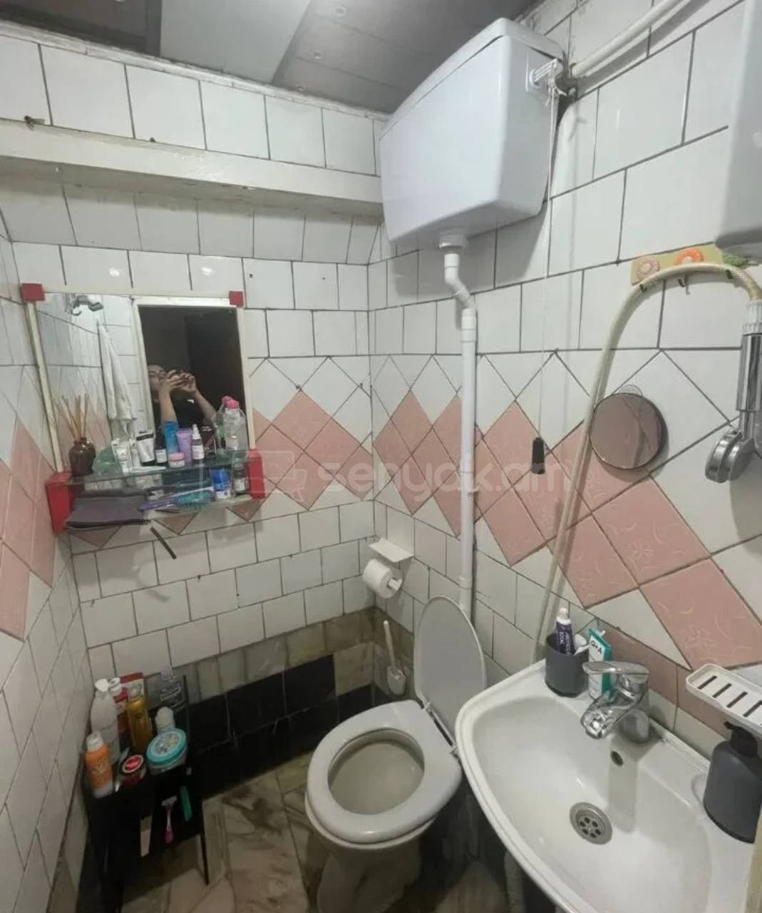 2 Սենյականոց Բնակարան Քարե Շենքում, 37քմ, 4/4 հարկ, Պետական Վիճակում, Կահավորված