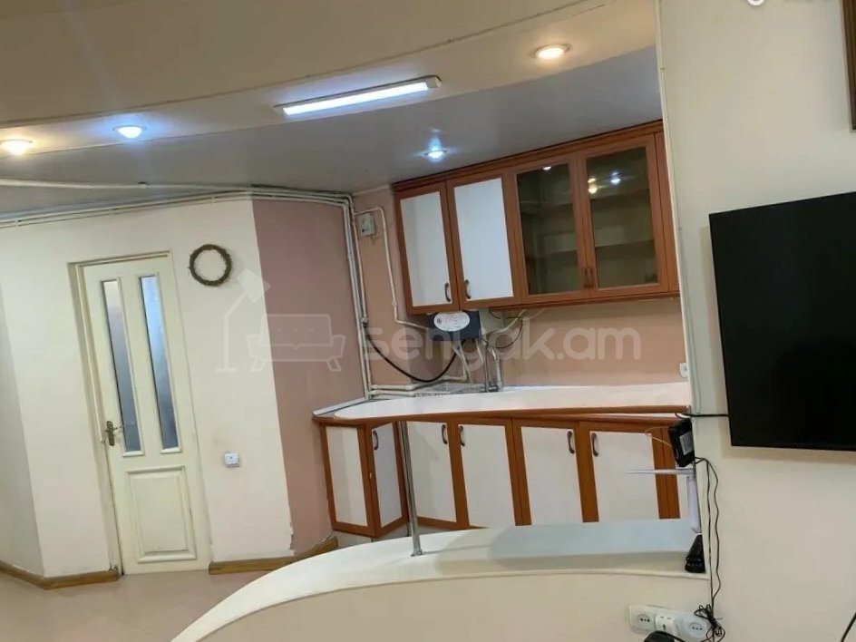 2 Սենյականոց Բնակարան, 65քմ, 3/9 հարկ, Կապիտալ Վերանորոգված, Կահավորված, Արևկող